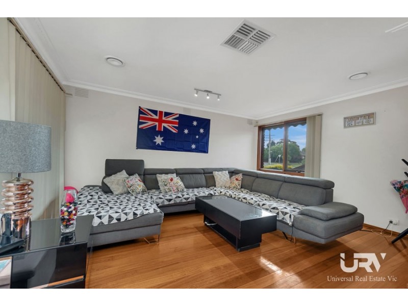 10 Kingswood Drive, Craigieburn VIC 3064