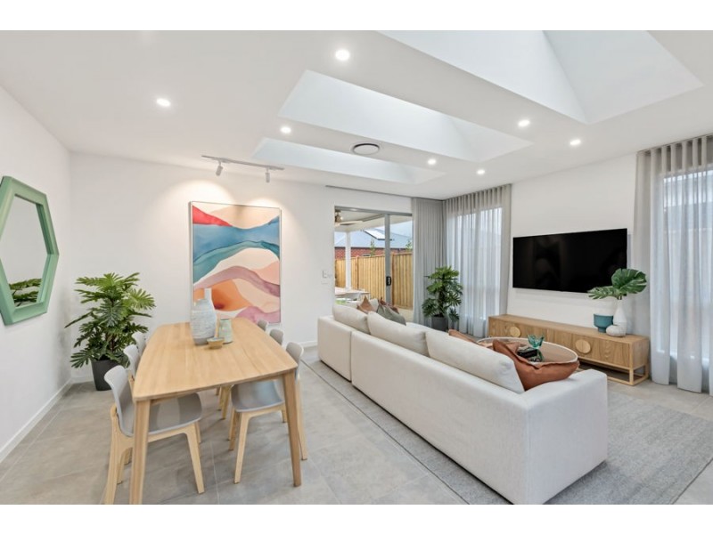 5 Poppy Street, Mickleham VIC 3064