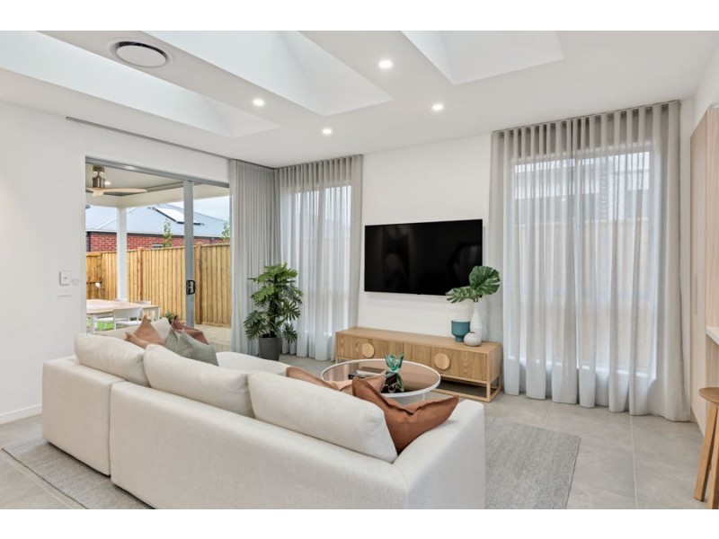 5 Poppy Street, Mickleham VIC 3064