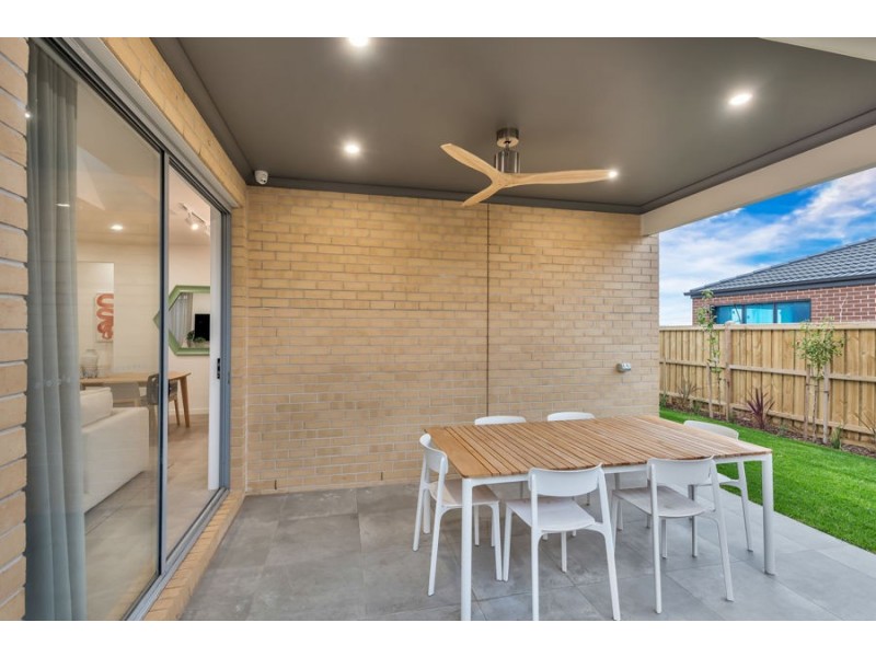 5 Poppy Street, Mickleham VIC 3064