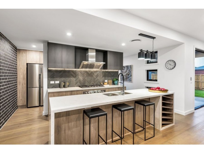 7 Poppy Street, Mickleham VIC 3064
