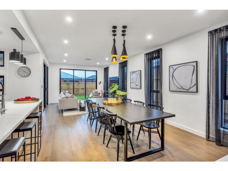 7 Poppy Street, Mickleham VIC 3064