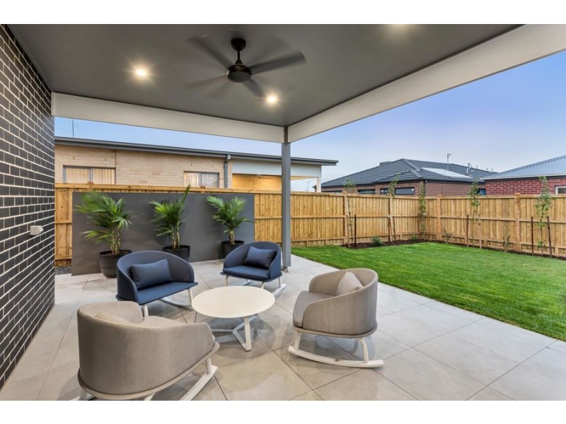 7 Poppy Street, Mickleham VIC 3064