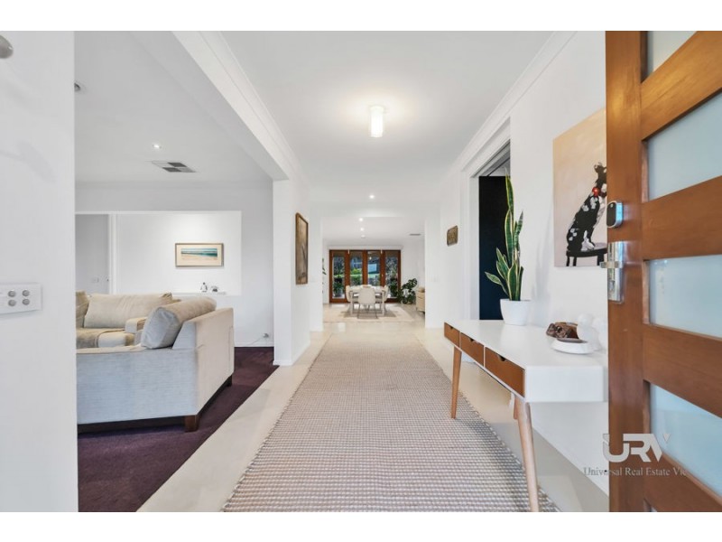 2 Carmelo Court, Hidden Valley VIC 3756