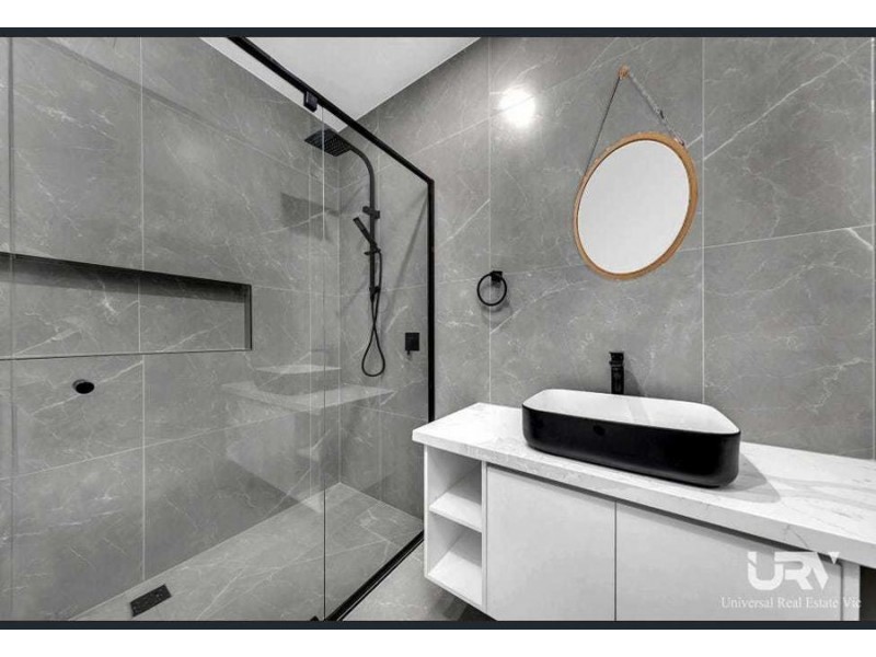 27 Roseneath Way, Mickleham VIC 3064