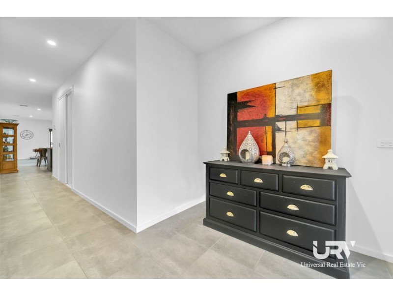 15 Olympic Drive, Donnybrook VIC 3064