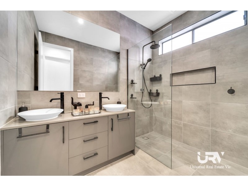 15 Olympic Drive, Donnybrook VIC 3064