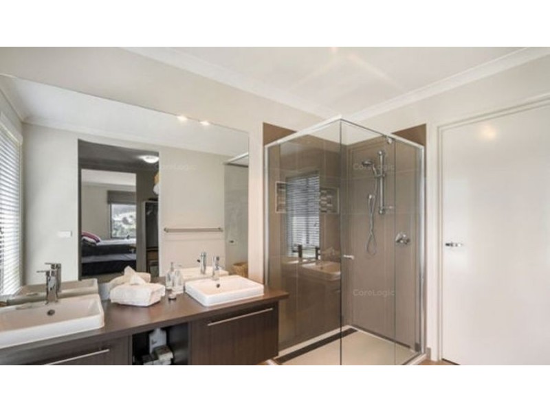 5 Lucca Way, Wallan VIC 3756