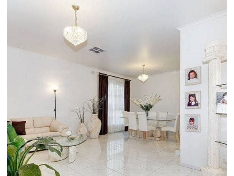 48 Hothlyn Drive, Craigieburn VIC 3064