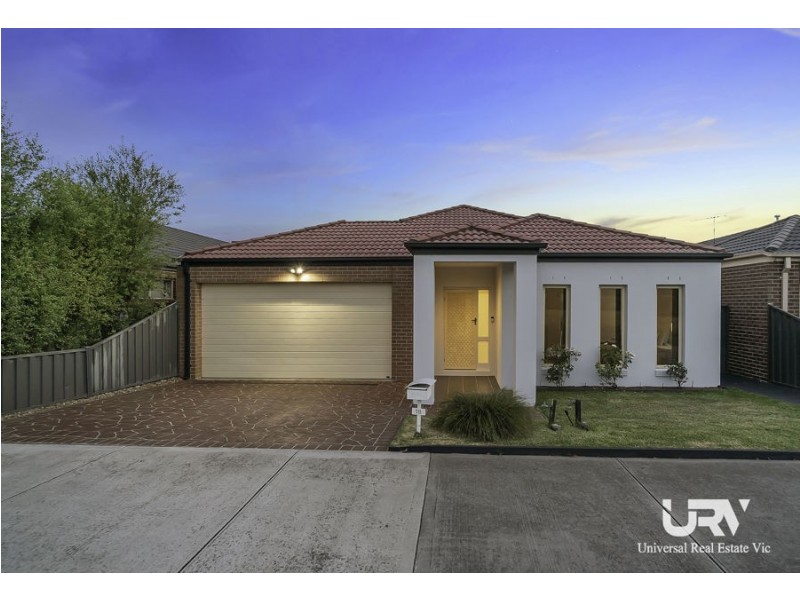 18 Wisteria Avenue, Craigieburn VIC 3064
