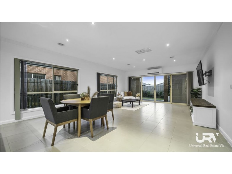 18 Wisteria Avenue, Craigieburn VIC 3064