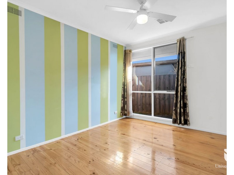 27 Mitford Crescent, Craigieburn VIC 3064