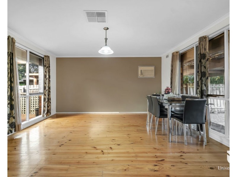 27 Mitford Crescent, Craigieburn VIC 3064