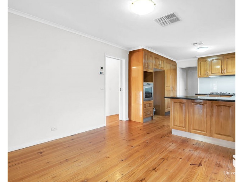 27 Mitford Crescent, Craigieburn VIC 3064