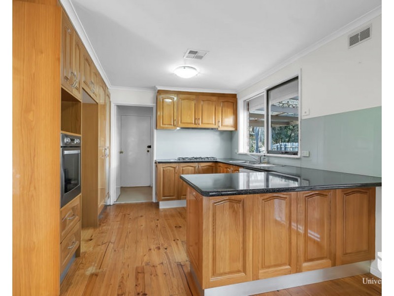 27 Mitford Crescent, Craigieburn VIC 3064