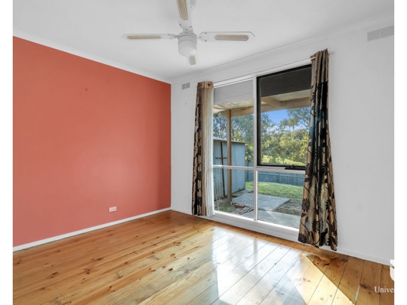 27 Mitford Crescent, Craigieburn VIC 3064