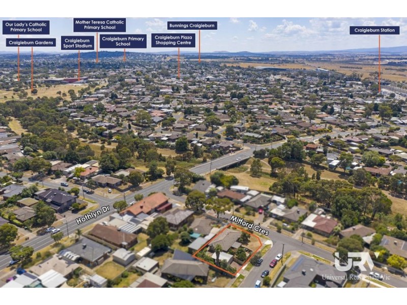 8 Mitford Crescent, Craigieburn VIC 3064