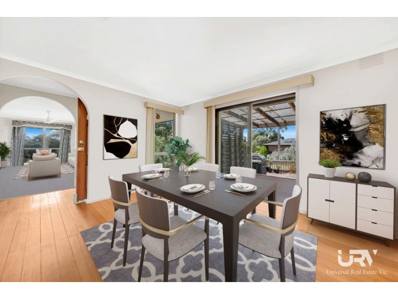 8 Mitford Crescent, Craigieburn VIC 3064