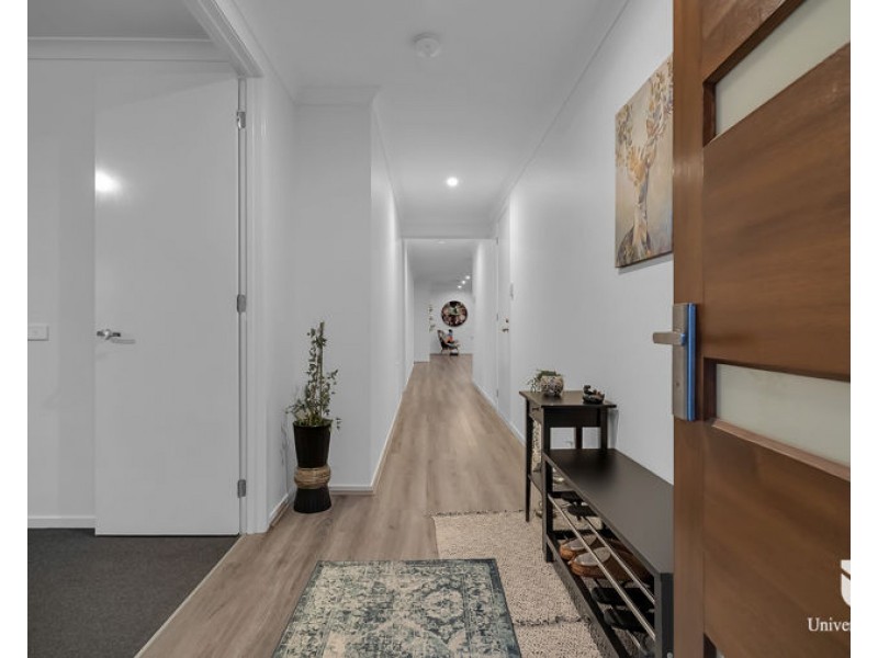 10 Cudgerie Close, Craigieburn VIC 3064