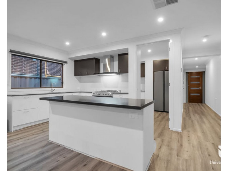 10 Cudgerie Close, Craigieburn VIC 3064