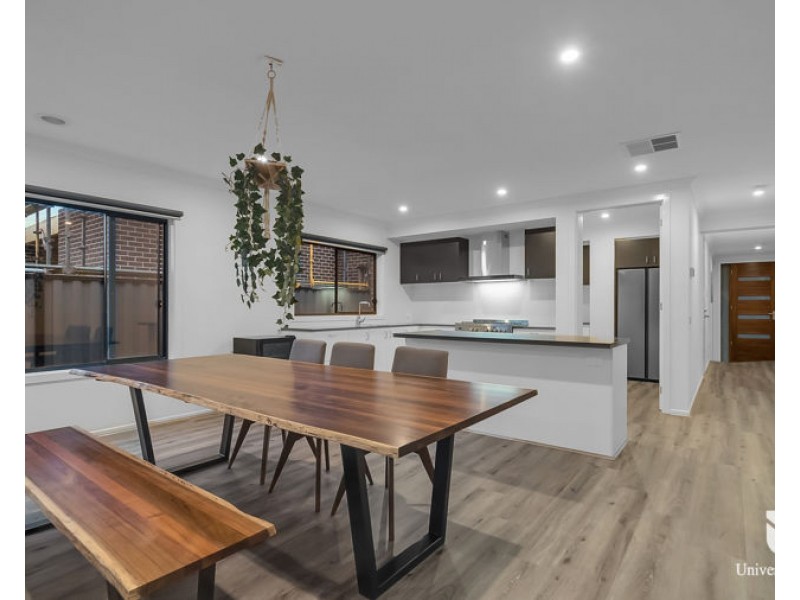 10 Cudgerie Close, Craigieburn VIC 3064
