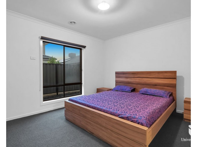 10 Cudgerie Close, Craigieburn VIC 3064