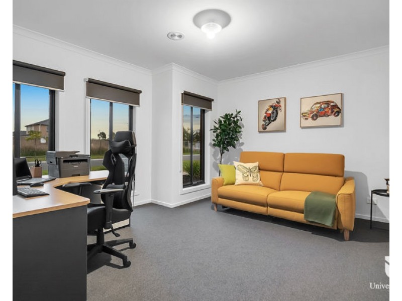 10 Cudgerie Close, Craigieburn VIC 3064