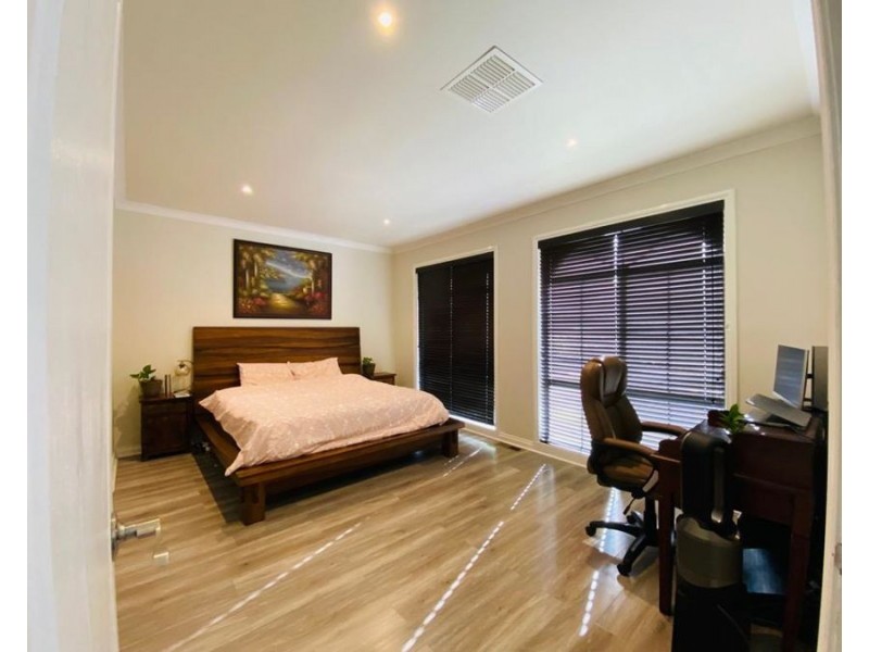 11 Garfield Way, Craigieburn VIC 3064