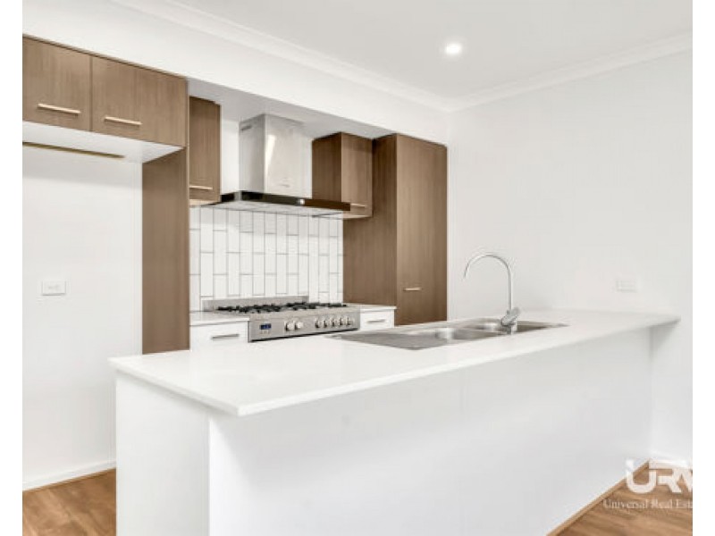49 Blue Lake Drive, Wallan VIC 3756