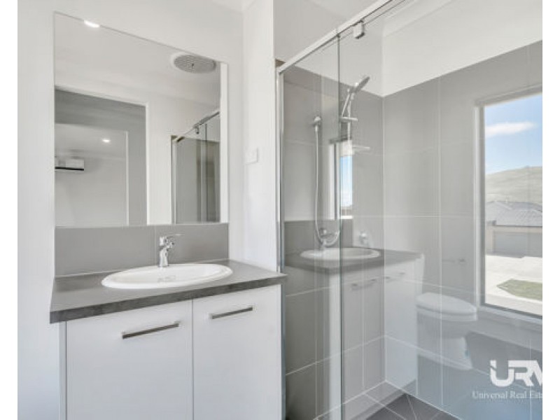 49 Blue Lake Drive, Wallan VIC 3756