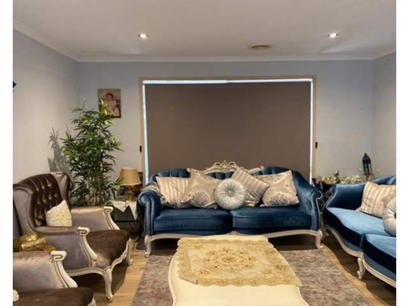 5 Petre court, Roxburgh Park VIC 3064