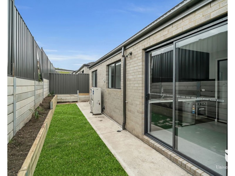 17 Clockwise Street, Greenvale VIC 3059