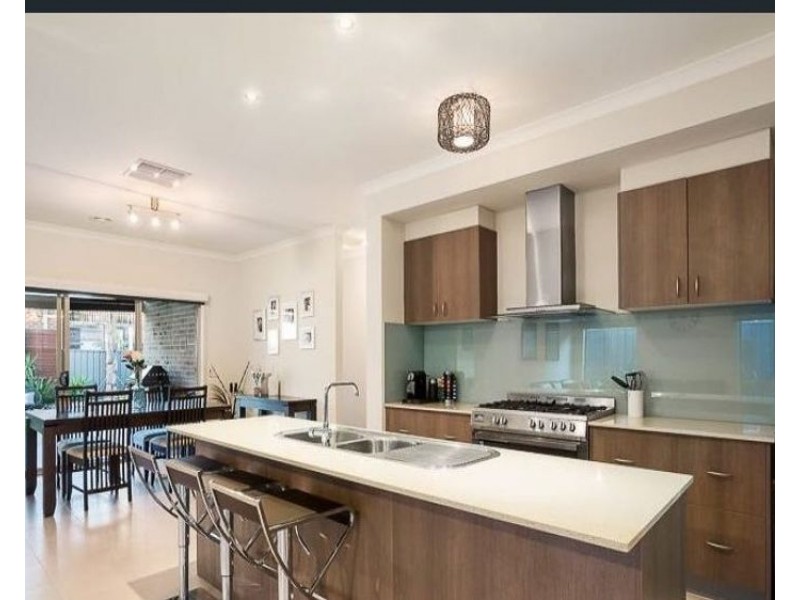 9 Eildon Circuit, South Morang VIC 3752