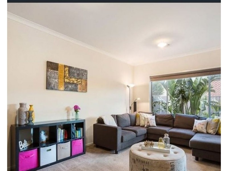 9 Eildon Circuit, South Morang VIC 3752