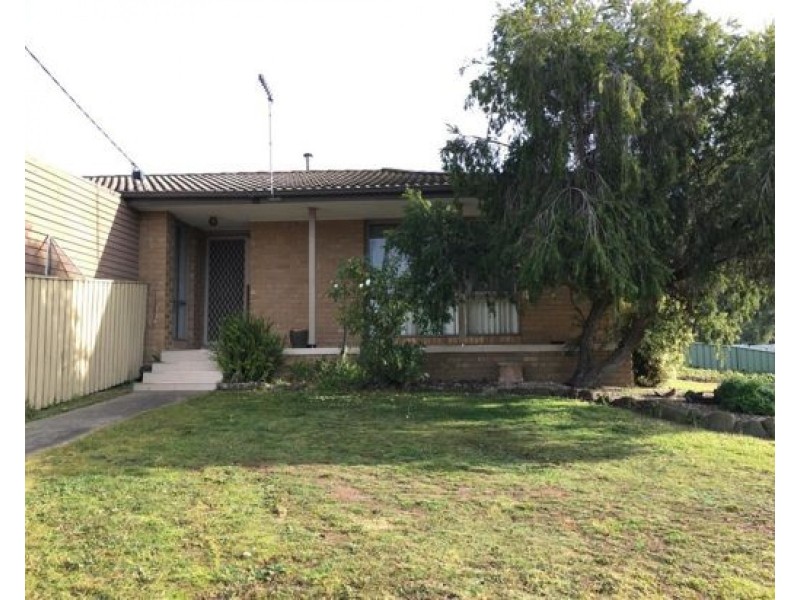 8 Mitford Crescent, Craigieburn VIC 3064