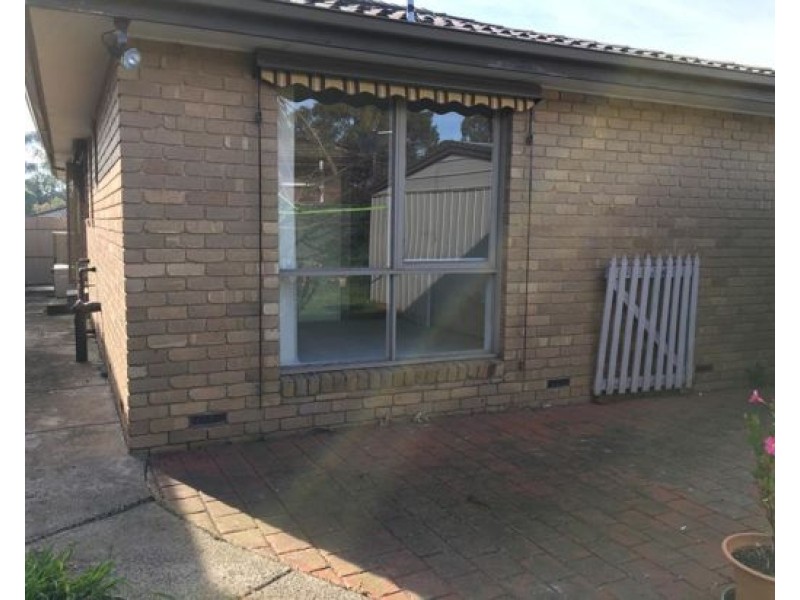 8 Mitford Crescent, Craigieburn VIC 3064