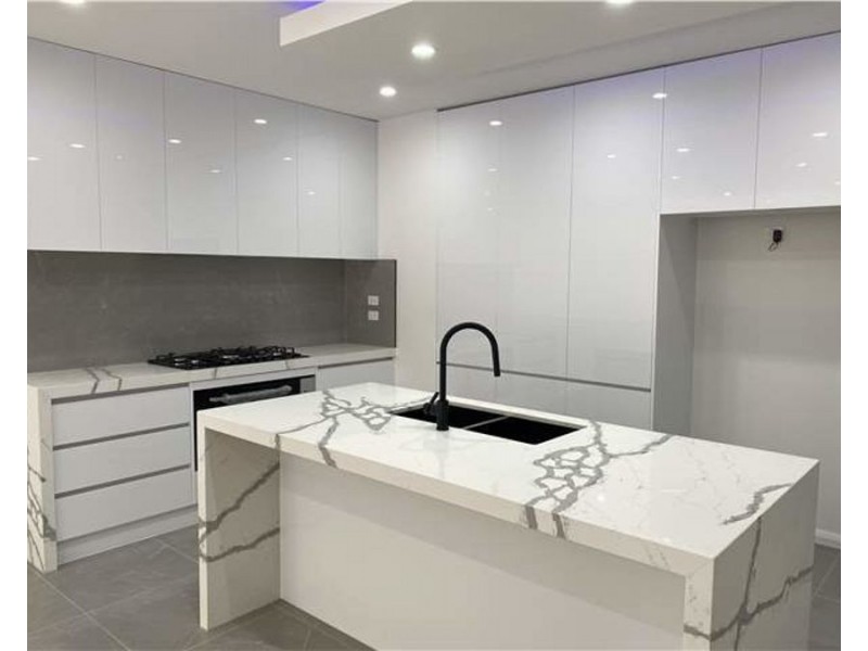 25 Roseneath Wy, Mickleham VIC 3064