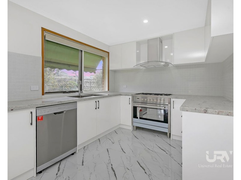 17 Carlisle St, Craigieburn VIC 3064