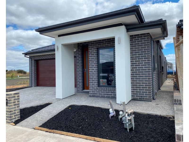 5 Rawson Street, Donnybrook VIC 3064