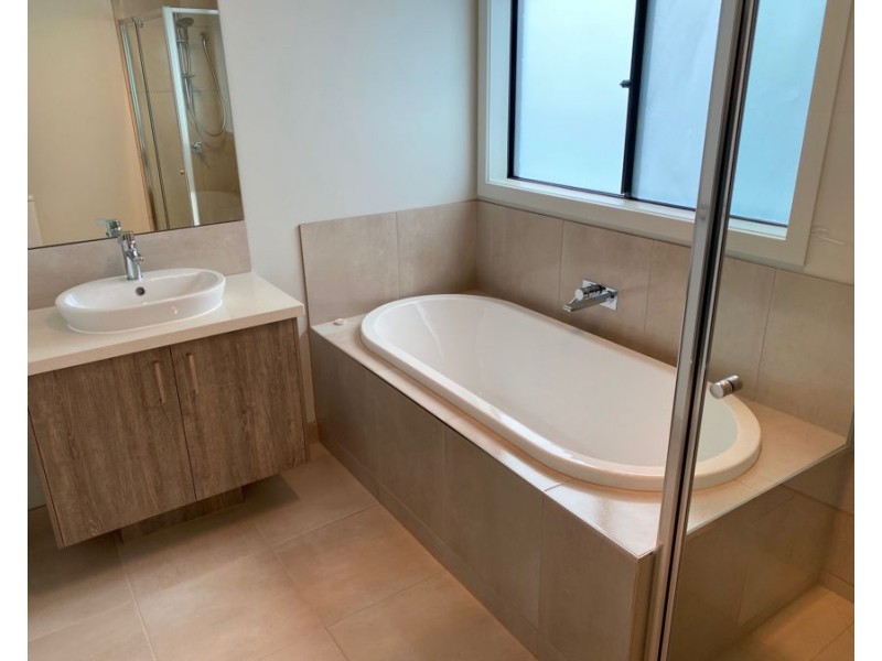 5 Rawson Street, Donnybrook VIC 3064