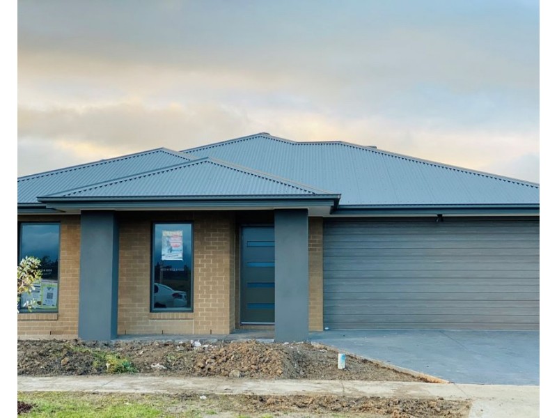 67 Ginger Crescent, Mickleham VIC 3064