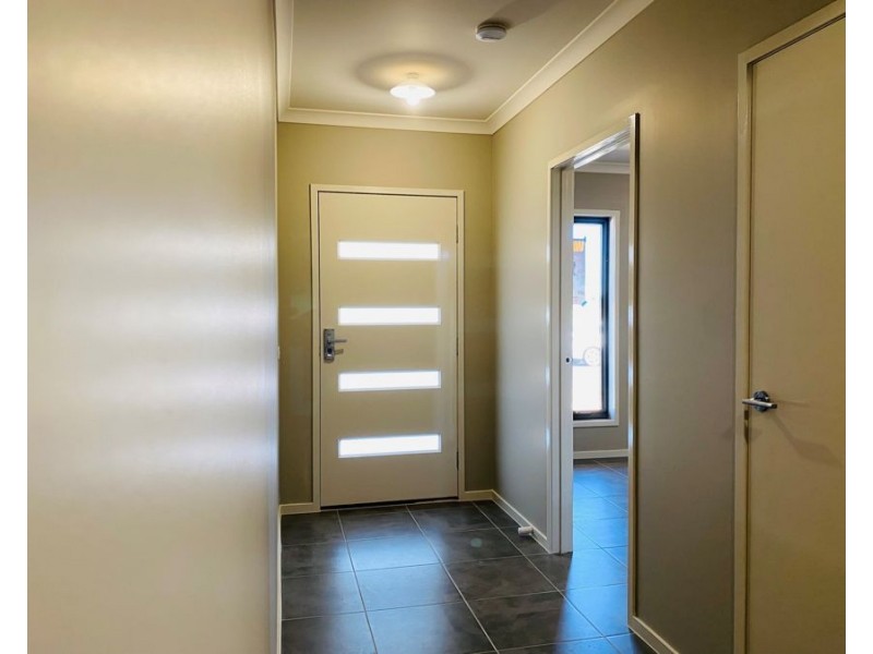 67 Ginger Crescent, Mickleham VIC 3064