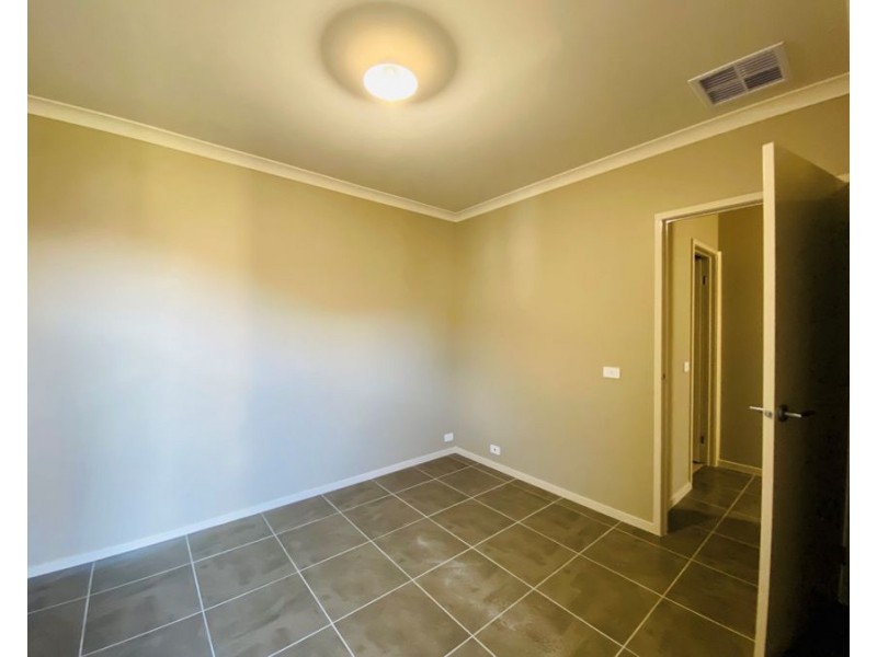 67 Ginger Crescent, Mickleham VIC 3064