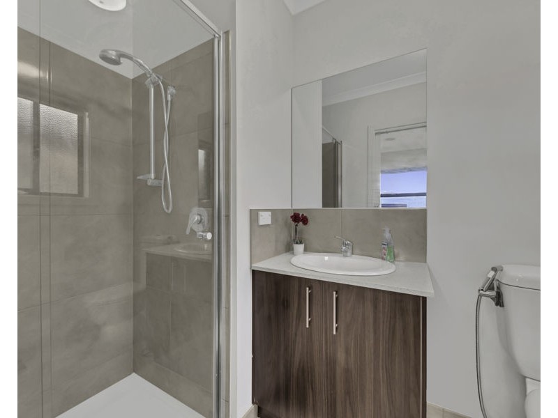 8 Wispering Circuit, Kilmore East VIC 3764