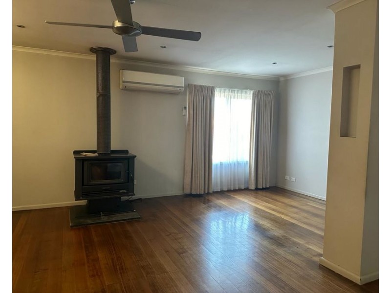 65 Paynes Rd, Kilmore VIC 3764