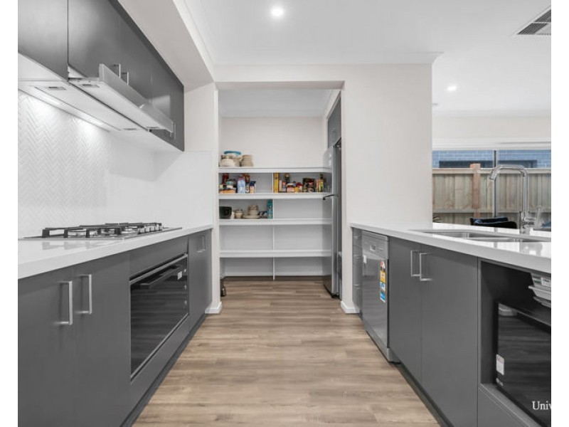 83 fountain drive, Beveridge VIC 3753