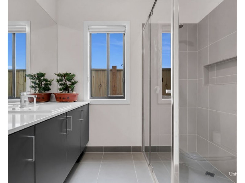 83 fountain drive, Beveridge VIC 3753