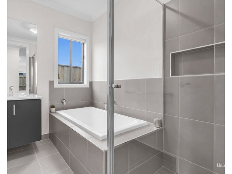 83 fountain drive, Beveridge VIC 3753