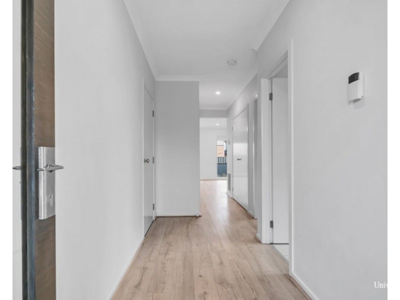 8 Claude street, Kalkallo VIC 3064