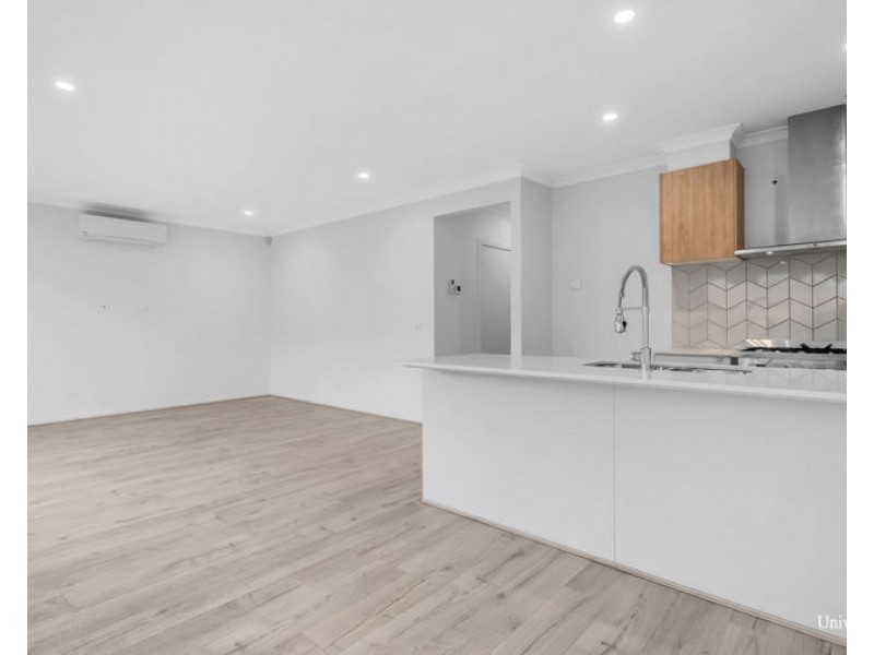 8 Claude street, Kalkallo VIC 3064